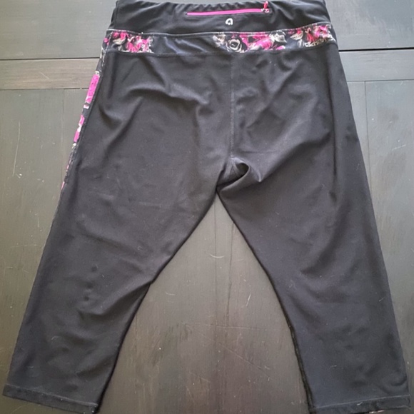 Hyba assorted top and Capri stretched yoga/exercise women’s large Flower -black - Picture 4 of 9